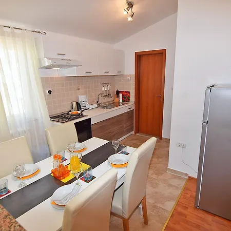 Jeromela Apartment *