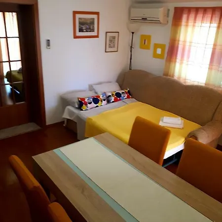 Jeromela Apartment *