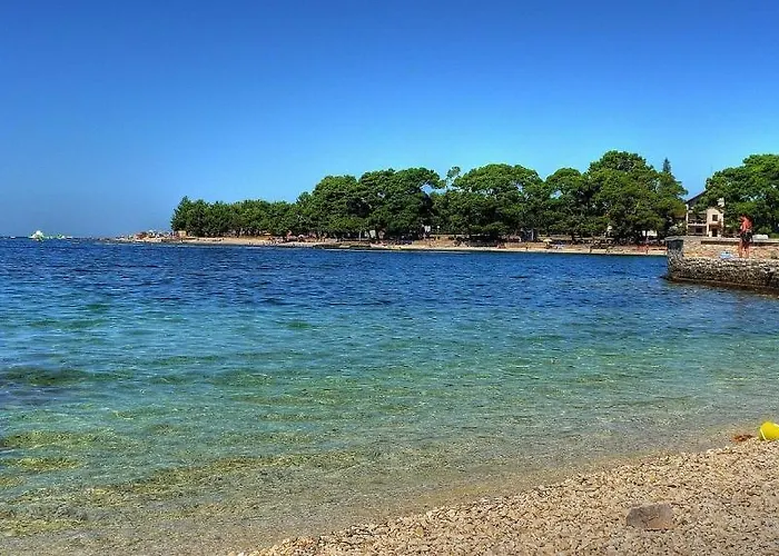 Jeromela Daire Valbandon